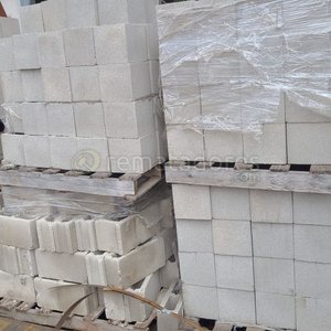 Lote siguiente: Lote de Bloques de Construcción de Cemento