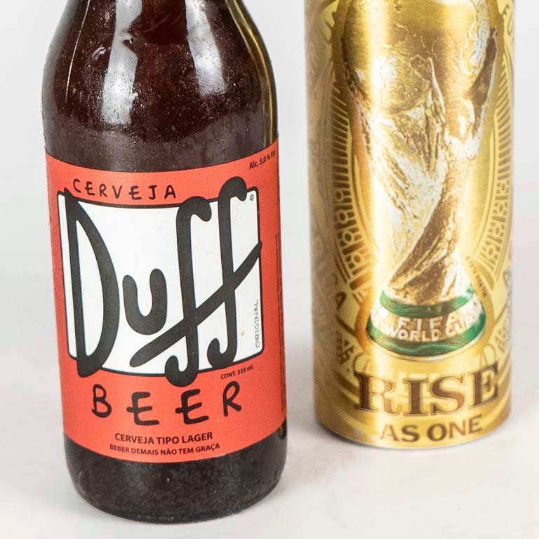 Botellas de cerveza Budweiser y Duff para la Copa del Mundo FIFA - imagen 2