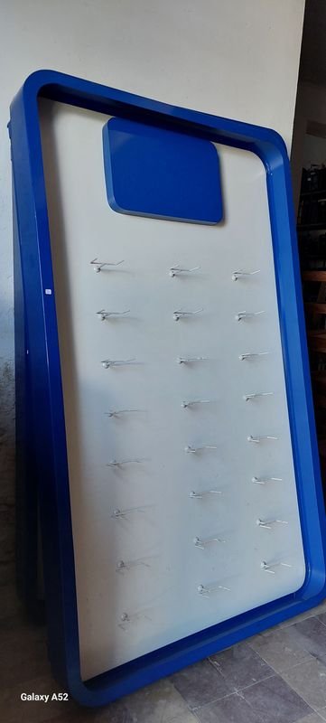 Lote anterior: Excibidor perimetro azul y fondo blanco