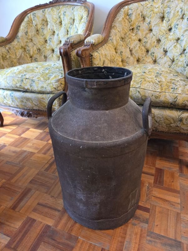 Antiguo tacho lechero en hierro sin tapa - imagen 2