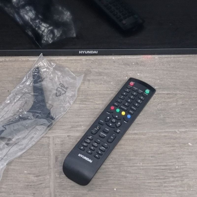 TV Hyundai de 32 pulgadas HDTV en caja, excelente condición - imagen 3