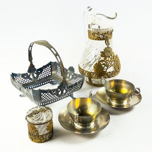 Lote anterior: Jarra de Cristal con Molduras de Bronce y Set de Tazas de Consomé