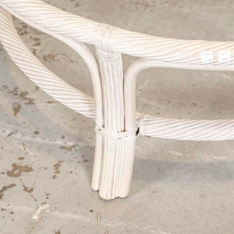 Mesa circular de living en madera y mimbre - imagen 2