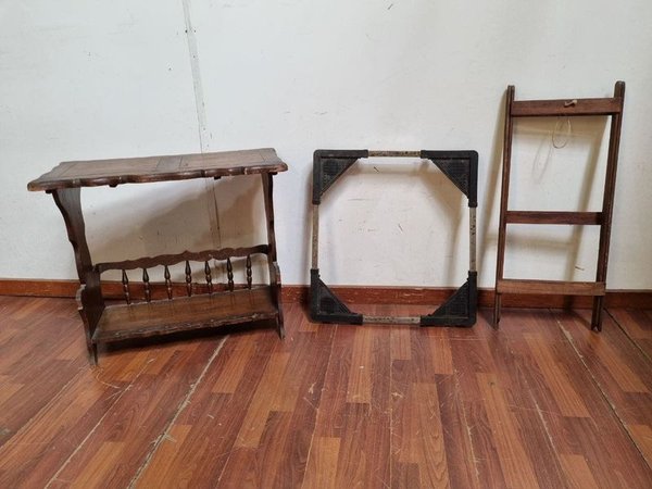 Mesa de Arime de Madera con Revistero y Base con Ruedas Plegable
