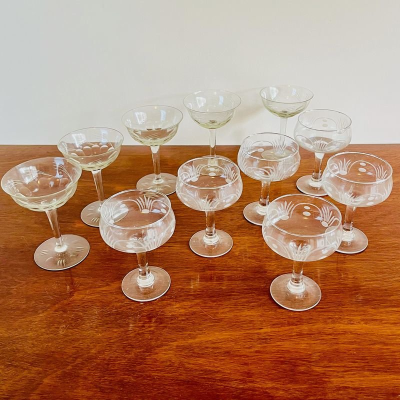 Juego de 11 Copas de Champagne Antiguas Talladas