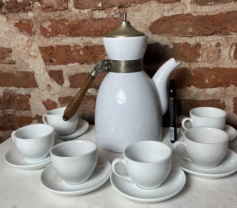Juego de Café de Loza Blanca con Cafetera y 6 Pocillos