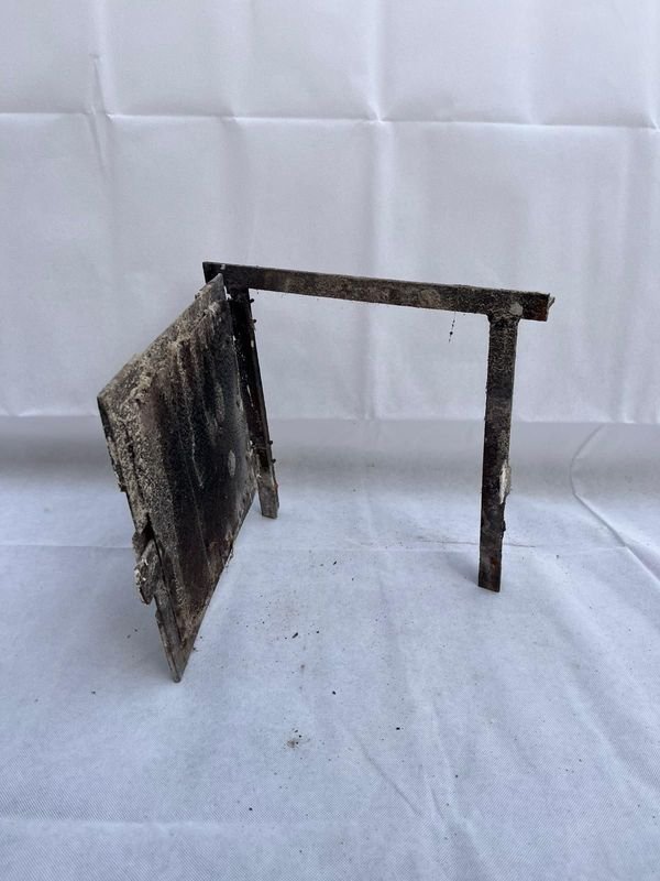 Puerta de horno de barro para venta en subasta - imagen 2
