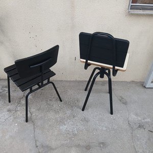 Lote anterior: Lote de 2 Sillas de Madera y Hierro, Una Giratoria