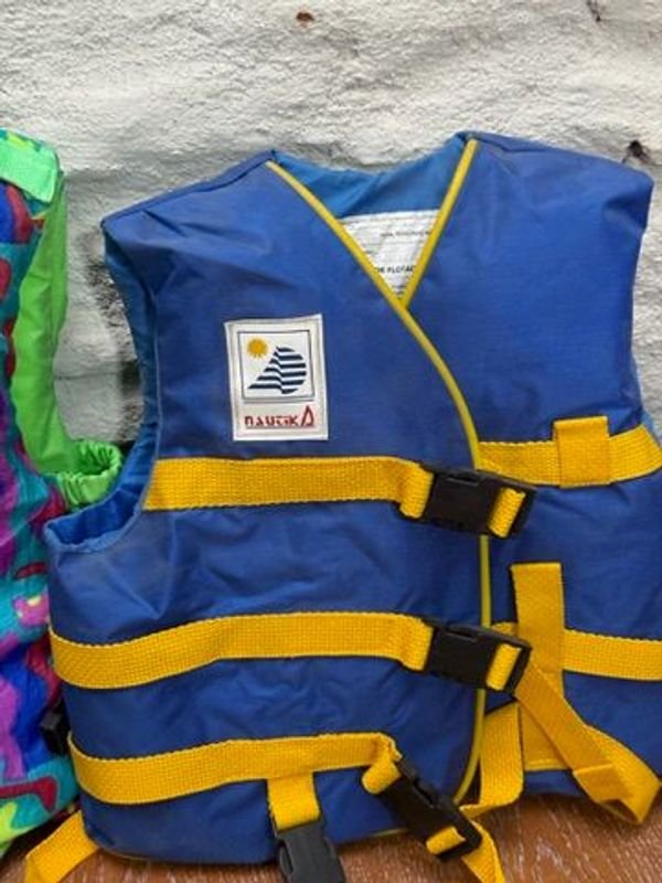 Lotes de chalecos salvavidas para niños marca Nautika - imagen 2
