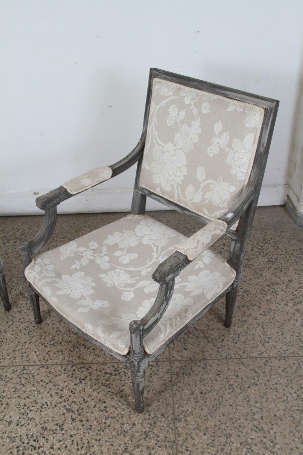 Sillas Luis XVI con tapizado floral, patinadas y con posa brazos - imagen 5