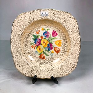 Plato de Porcelana Inglesa Beige con Flores y Borde Dorado - imagen 2