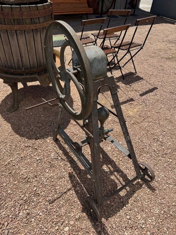 Item 877674 - Image 1