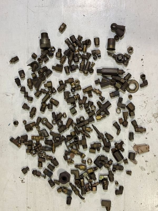 Lote de 210 Piezas de Conexiones de Cobre y Bronce