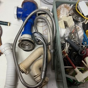 Lote de Artículos Eléctricos, Sanitarios y Ferretería Varios - imagen 6