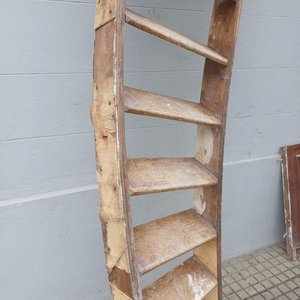 Escalera Curva de Madera Antigua - imagen 2