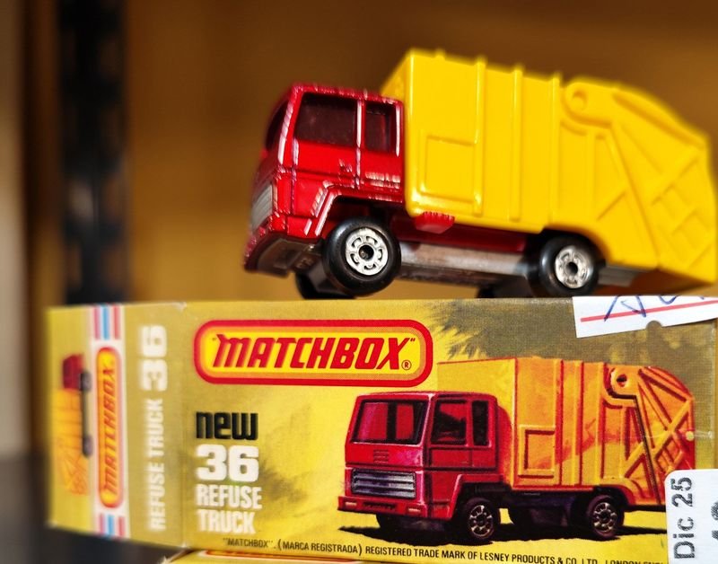 Lote anterior: Camión de basura Matchbox número 36 en caja original