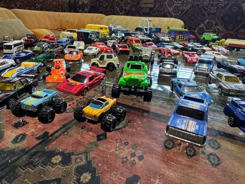Gran lote de autos y vehículos variados - imagen 7