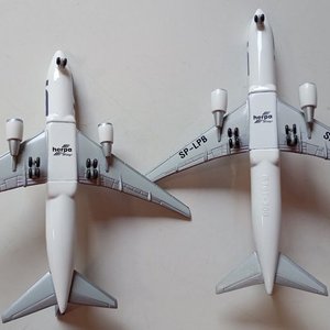 Lote de 2 Aviones a Escala LOT Polish Airlines (B737 y B767) Herpa - imagen 3