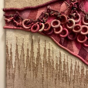 Tapiz Beige y Rosado Hecho a Mano con Detalles Circulares - imagen 4