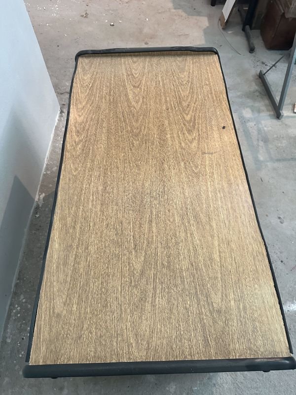 Escritorio de MDF en Buena Condición - imagen 4