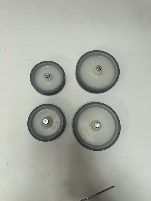 Set de 4 Ruedas Macizas para Carro o Mobiliario
