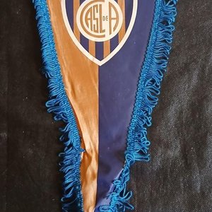 Lote siguiente: Banderín Antiguo San Lorenzo de Almagro "CASLA" con Flecos Azules
