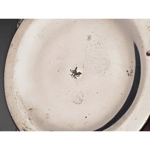 Hielera Vintage de Metal con Patas de Garra y Decoración de Uvas - imagen 6