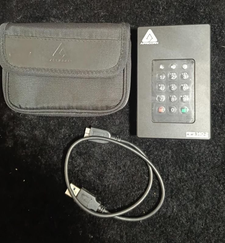 Disco Duro Externo Apicorn Aegis 5TB con Cifrado Militar