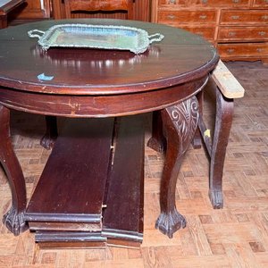 Lote siguiente: Mesa Extensible Reina Ana Antigua de Madera Oscura