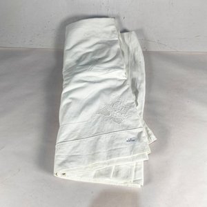 Lote siguiente: Mantel Blanco de Hilo Bordado