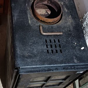 Calefactor de Hierro con Caño y Puerta de Vidrio - imagen 2