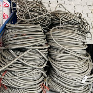 Lote #035 – Gran cantidad de rollos de maguera para alta presión - imagen 2