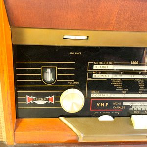 Radio Philips Estéreo con FM - Funcionando - imagen 2