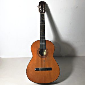 Lote siguiente: Guitarra Acústica Clásica de 4 Cuerdas - Detalles de Uso