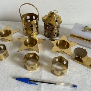 Lote de Adornos Navideños y Servilleteros en Bronce - imagen 3