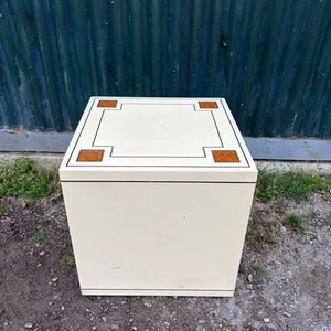 Mesita Ratona Cubo Diseño Clásico - imagen 2
