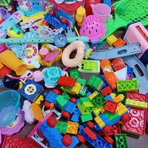 Gran Lote de Juguetes Variados para Niños - imagen 2