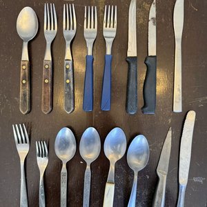 Lote de Cubiertos: Tenedores, Cuchillos y Cucharas Variados - imagen 15