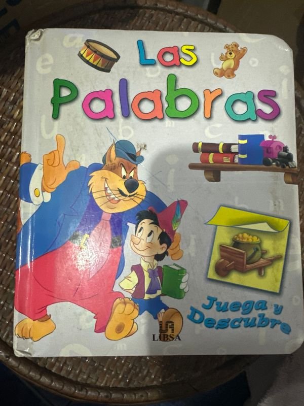 Libro Infantil "Las Palabras: Juega y Descubre" de Libsa