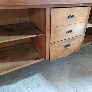 Mesa Auxiliar Antigua de Madera Maciza con Cajones y Puertas - imagen 4