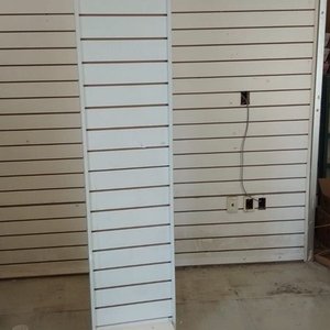 Exhibidor ranurado para colgar productos - imagen 4