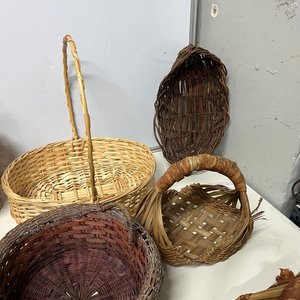 Lote de 9 Canastos de Mimbre Artesanales - imagen 5