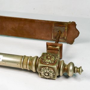 Manijón de Bronce Labrado con Diseño Floral - 40 x 14 cm - imagen 4