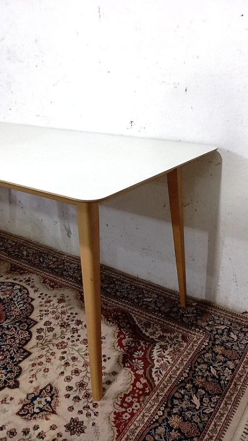 Mesa moderna para comedor con diseño actualizado - imagen 4