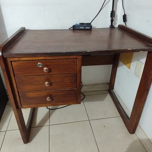 Escritorio de Madera Maciza con 3 Cajones Profundos - imagen 2