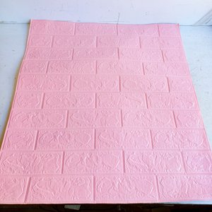 Lote siguiente: 45 Placas Decorativas Adhesivas Estilo Ladrillo Rosado 70x77 cm