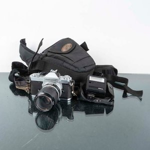 Lote anterior: Cámara Fotográfica Nikon Nikkormat con Flash y Bolso