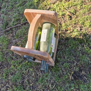 Porta Botellas Rústico de Madera "Casa de Raffo" - imagen 2