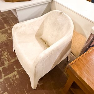Lote siguiente: Sillón de Plástico Blanco Estilo Moderno