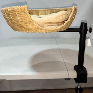 Cama Elevadiza Giratoria para Gatos con Brazo Metálico y Almohadón - imagen 5